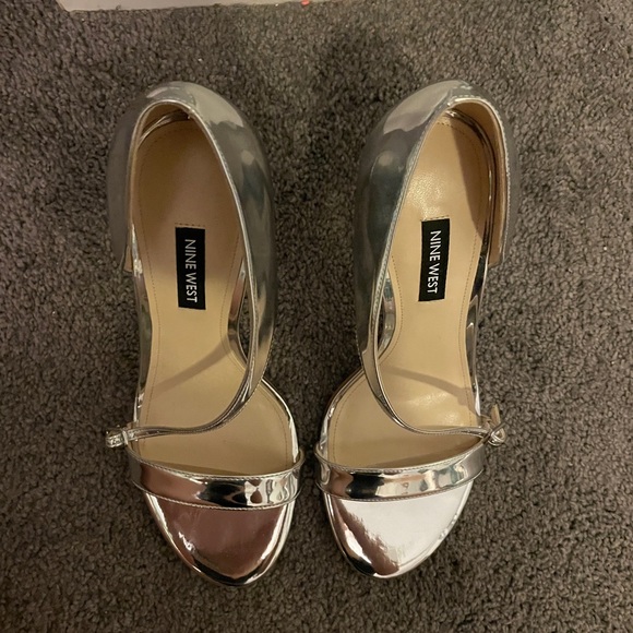 Nine West Silver Strappy Heels - Picture 2 of 8